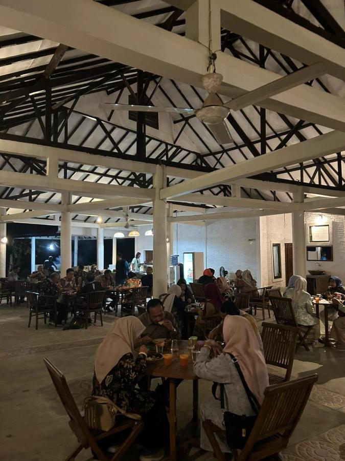 קרימונג'אווה Dewa Daru Resort מראה חיצוני תמונה